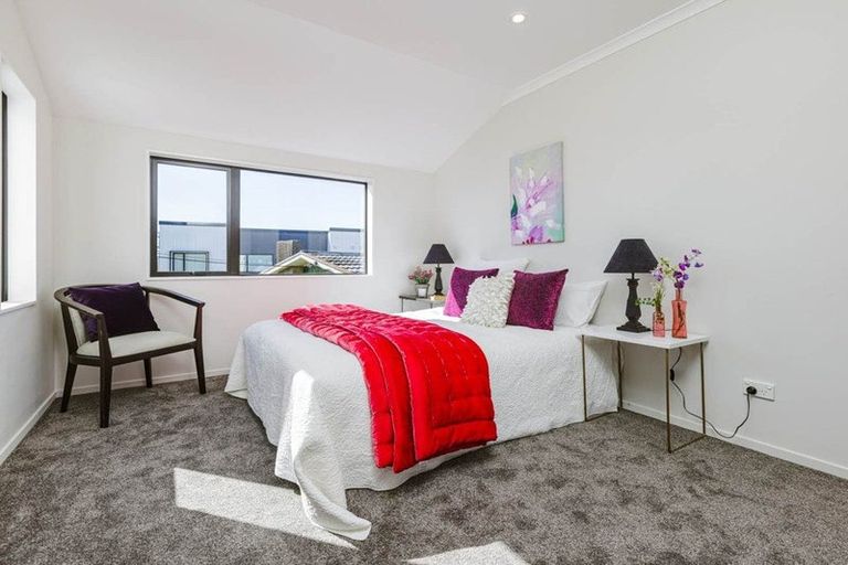 Photo of property in 100 Seymour Road, Sunnyvale, Auckland, 0612