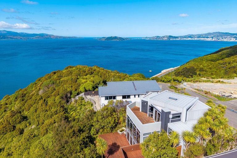 Photo of property in 71 Tamworth Crescent, Newlands, Wellington, 6037