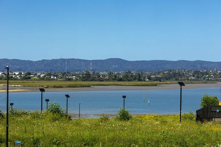 Photo of property in 2/18 Scott Road, Hobsonville, Auckland, 0616