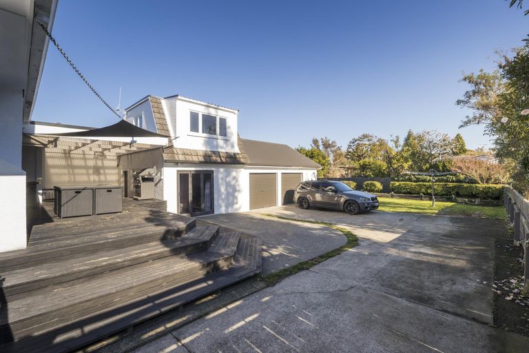 Photo of property in 18 Ake Ake Avenue, Hokowhitu, Palmerston North, 4410