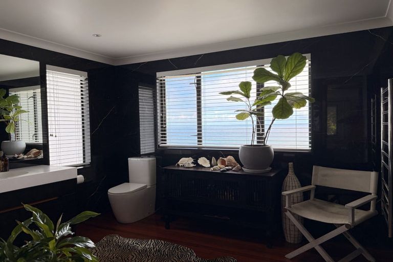 Photo of property in 1 Ngatira Road, Muriwai, Waimauku, 0881