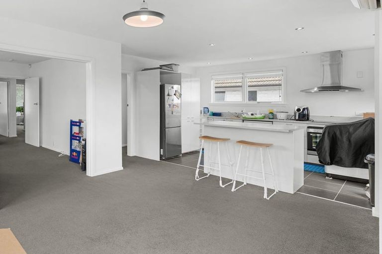 Photo of property in 37 Greendale Avenue, Avonhead, Christchurch, 8042