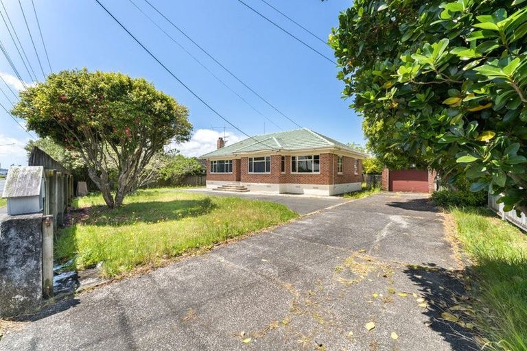 Photo of property in 277 Hobsonville Road, Hobsonville, Auckland, 0618