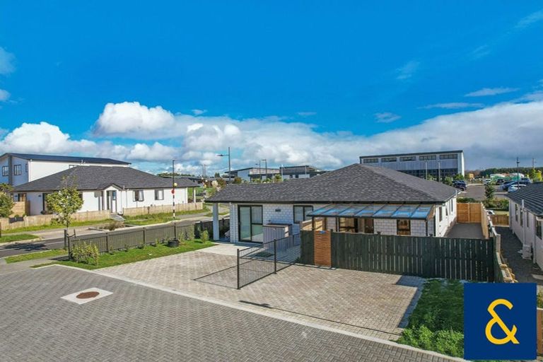 Photo of property in 8 Rorotu Avenue, Karaka, Papakura, 2113