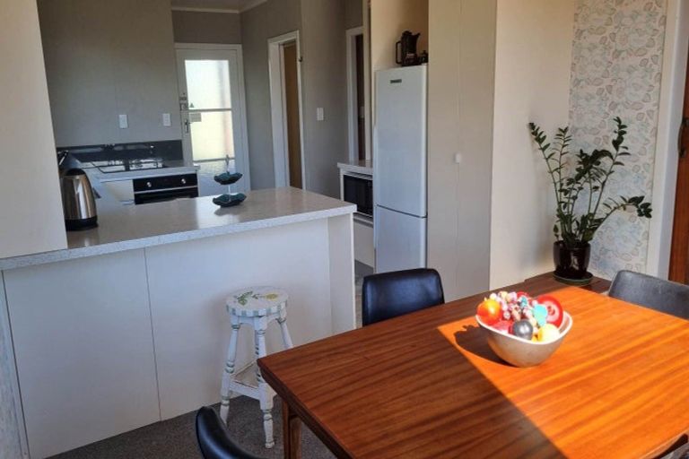 Photo of property in 9 Severn Place, Spotswood, New Plymouth, 4310