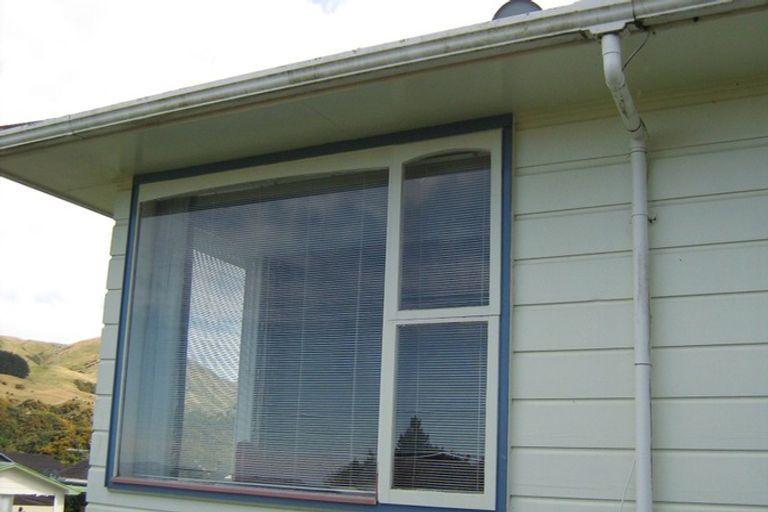 Photo of property in 30 Waipounamu Drive, Kelson, Lower Hutt, 5010