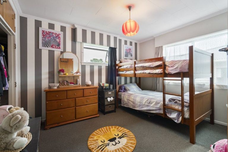 Photo of property in 3 Blenheim Place, Vogeltown, New Plymouth, 4310