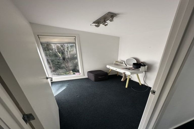 Photo of property in 51e Rimutaka Place, Titirangi, Auckland, 0604