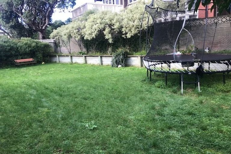 Photo of property in 12 Burnham Street, Seatoun, Wellington, 6022