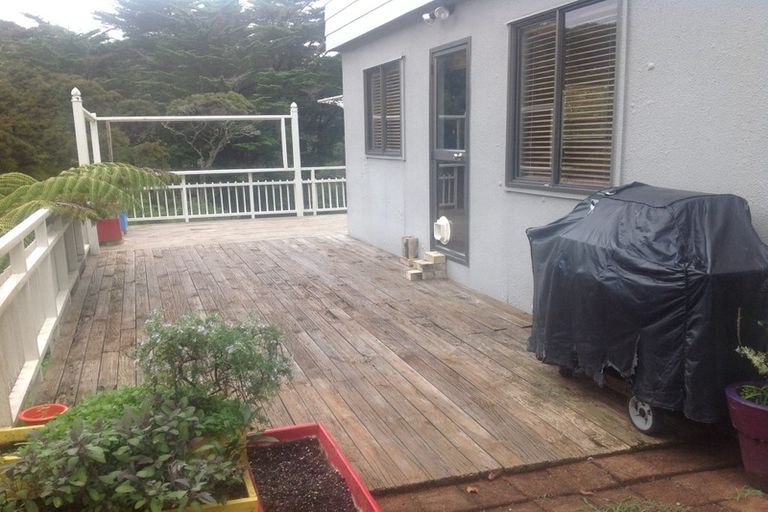 Photo of property in 2/22 Tree View Avenue, Glenfield, Auckland, 0629