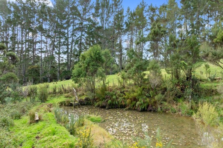 Photo of property in 408 Paremoremo Road, Paremoremo, Auckland, 0632