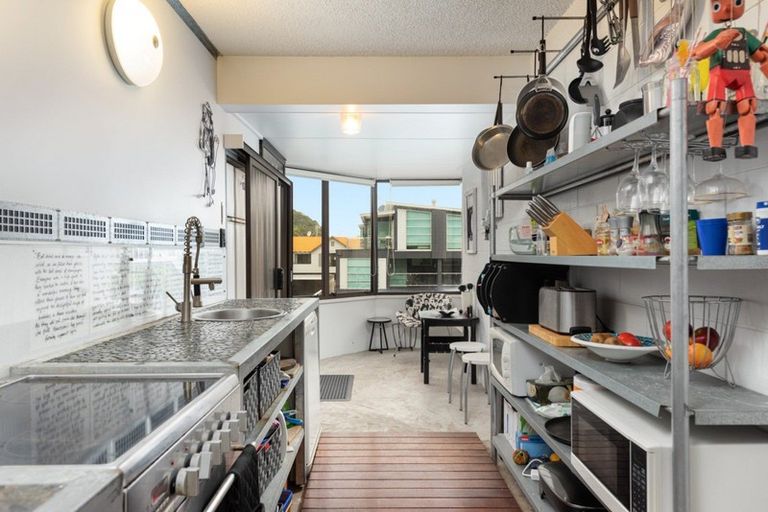 Photo of property in 40 Maunganui Road, Mount Maunganui, 3116