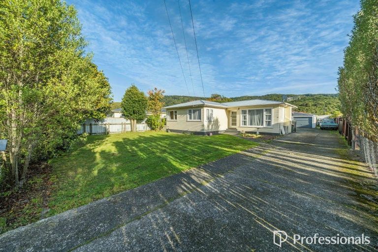 Photo of property in 66 Peel Place, Wainuiomata, Lower Hutt, 5014