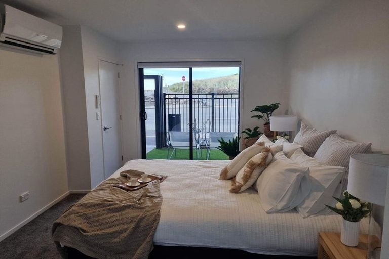 Photo of property in 231u8 Marine Parade, Seatoun, Wellington, 6022
