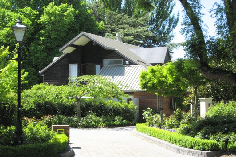 Photo of property in 16 Grangewood Lane, Burnside, Christchurch, 8053