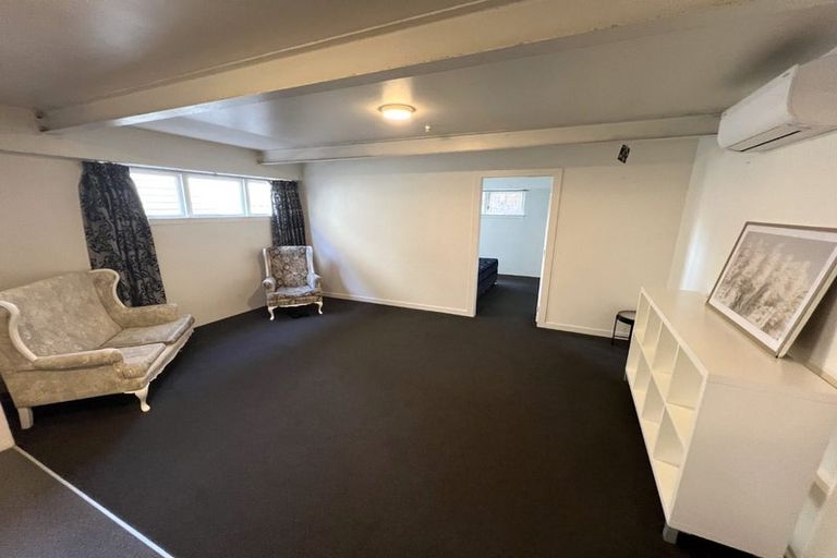 Photo of property in 239u2 Adelaide Road, Newtown, Wellington, 6021