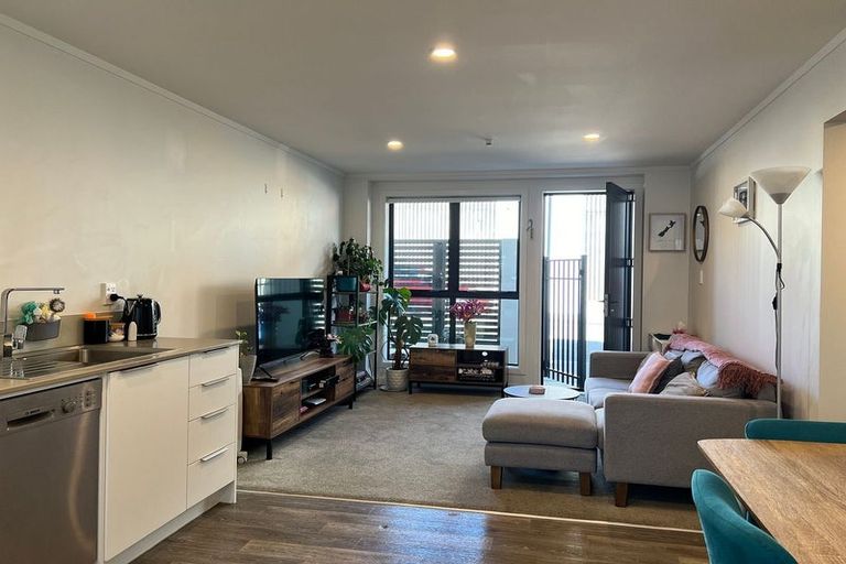 Photo of property in 2/11e Newtown Avenue, Newtown, Wellington, 6021