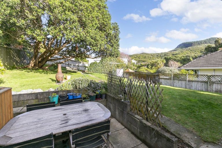 Photo of property in 23 Larsen Crescent, Tawa, Wellington, 5028
