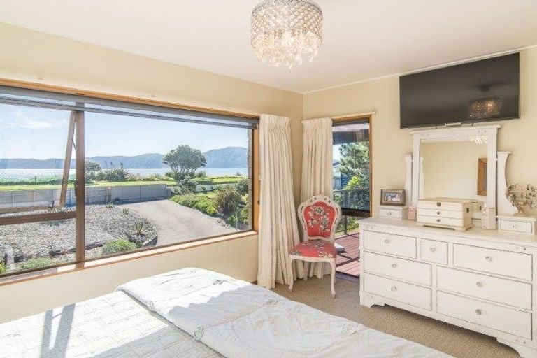 Photo of property in 82 Marine Parade, Paraparaumu Beach, Paraparaumu, 5032