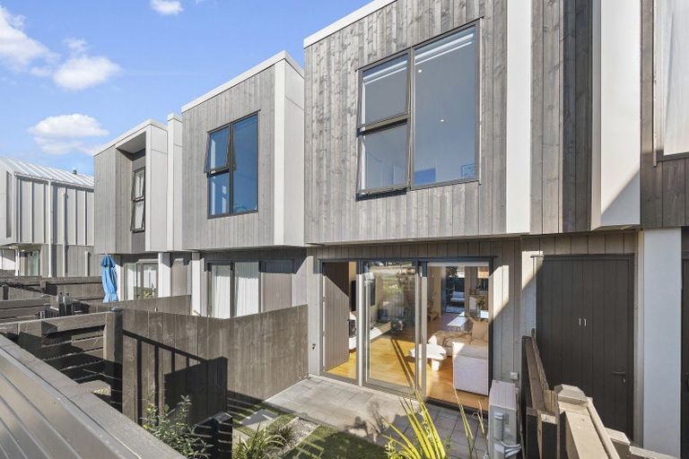 Photo of property in 12/82 East Coast Road, Milford, Auckland, 0620