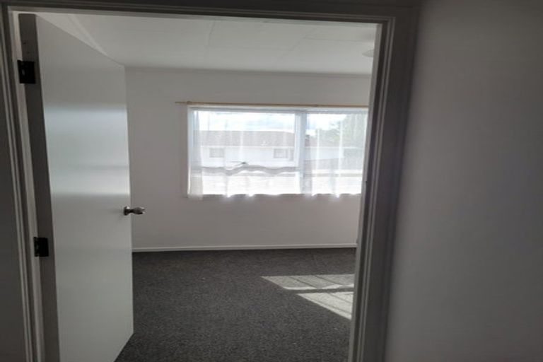 Photo of property in 26 Moire Road, Massey, Auckland, 0614