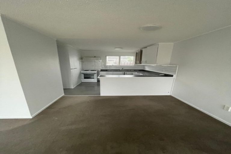Photo of property in 2/109 Pigeon Mountain Road, Half Moon Bay, Auckland, 2012