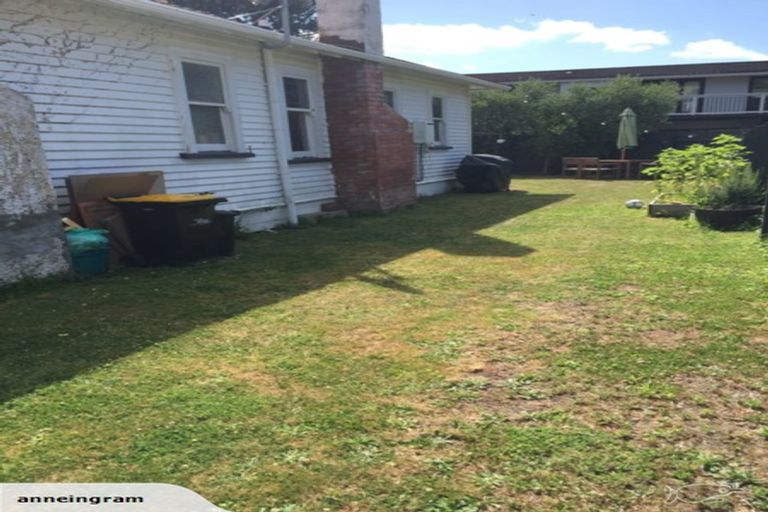 Photo of property in 23 Severn Street, Island Bay, Wellington, 6023