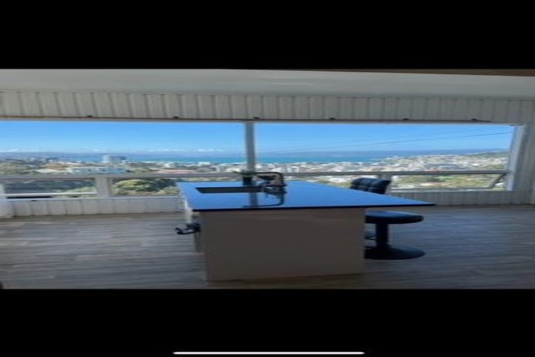 Photo of property in 60 Mortimer Terrace, Brooklyn, Wellington, 6021