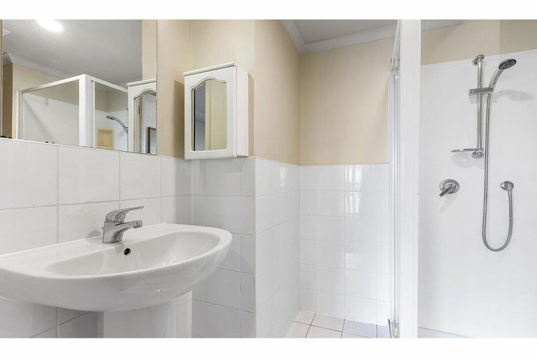Photo of property in 4d/18 Ronwood Avenue, Manukau, Auckland, 2104
