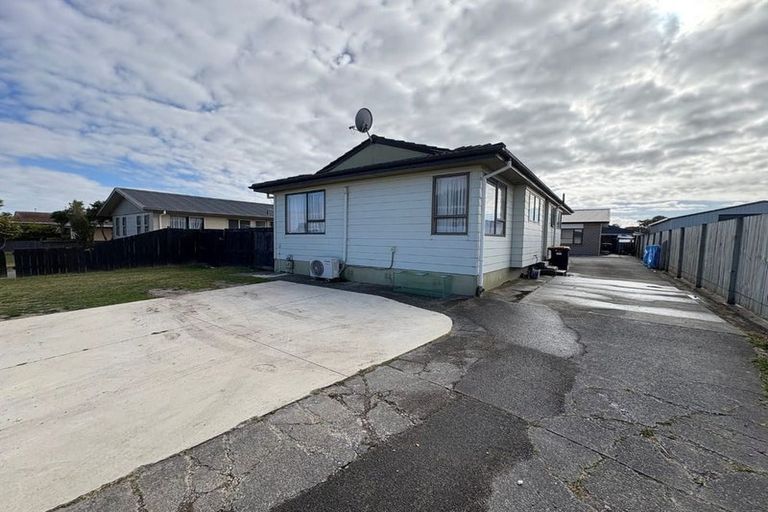 Photo of property in 9 Colonial Place, Kelvin Grove, Palmerston North, 4414