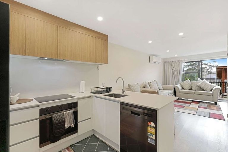 Photo of property in 80 Selo Street, Glen Eden, Auckland, 0602