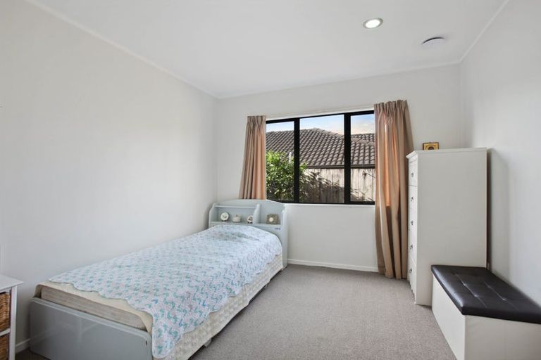 Photo of property in 2/148 Pigeon Mountain Road, Half Moon Bay, Auckland, 2012