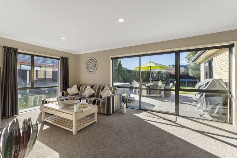 Photo of property in 64 Puhara Avenue, Parklands, Christchurch, 8083