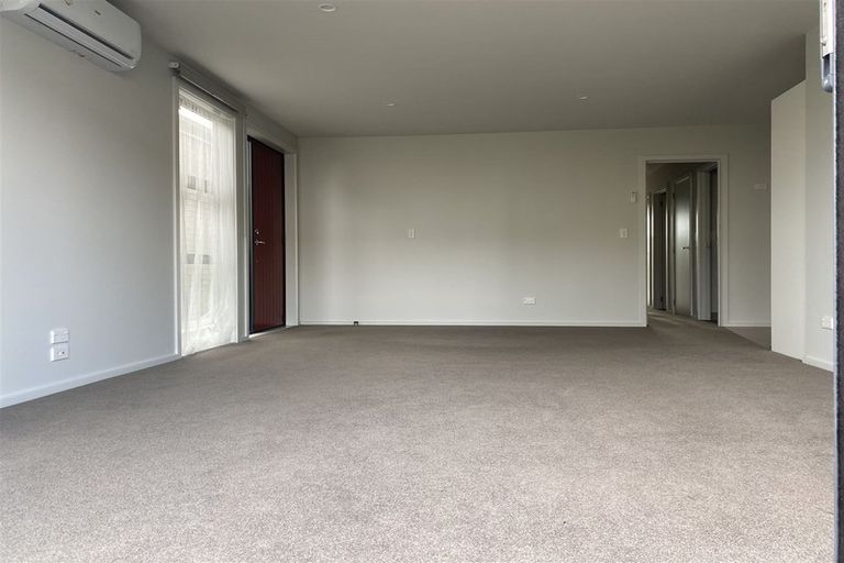 Photo of property in 32 Liberation Road, Papakura, 2110