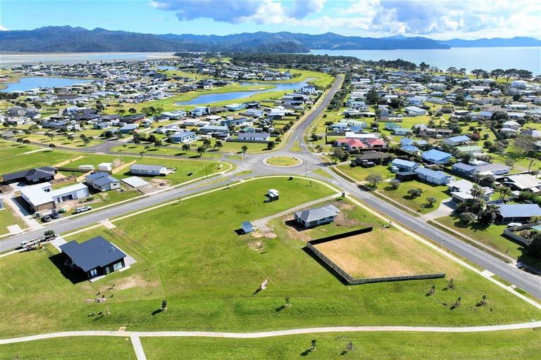 Photo of property in 107 Hamiora Street, Matarangi, 3592