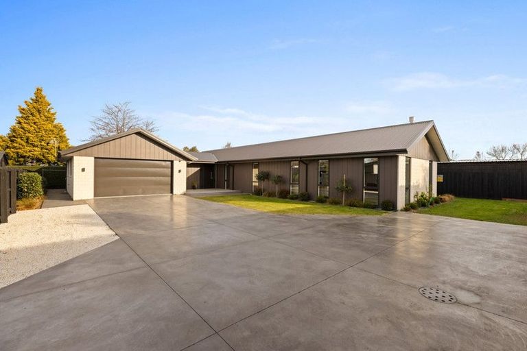 Photo of property in 141 West Belt, Rangiora, 7400