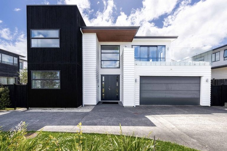 Photo of property in 9 Caldera Drive, Long Bay, Auckland, 0630