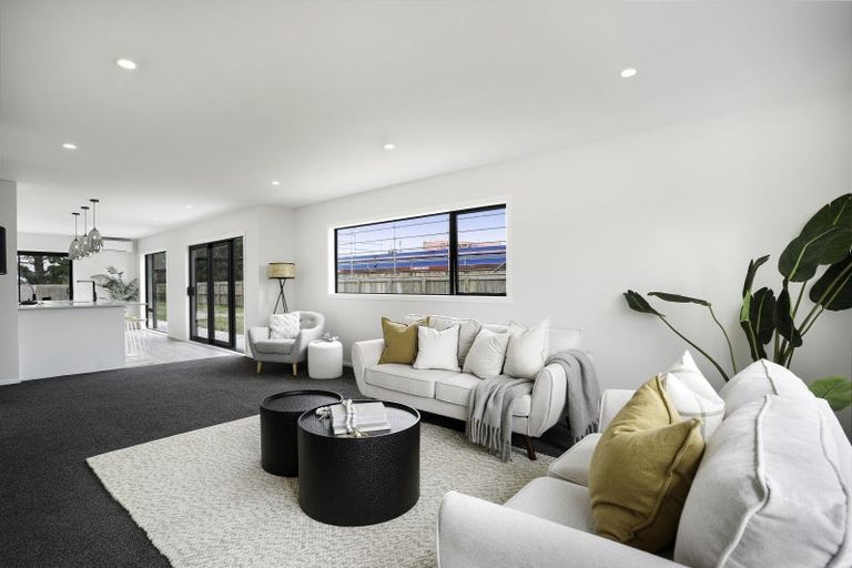 Photo of property in 8 Miles Lane, Carterton, 5713