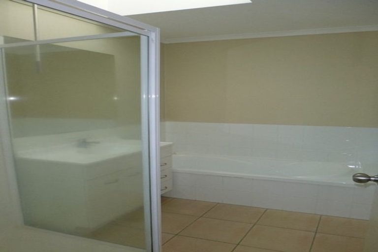 Photo of property in 20f Roseberry Avenue, Birkenhead, Auckland, 0626