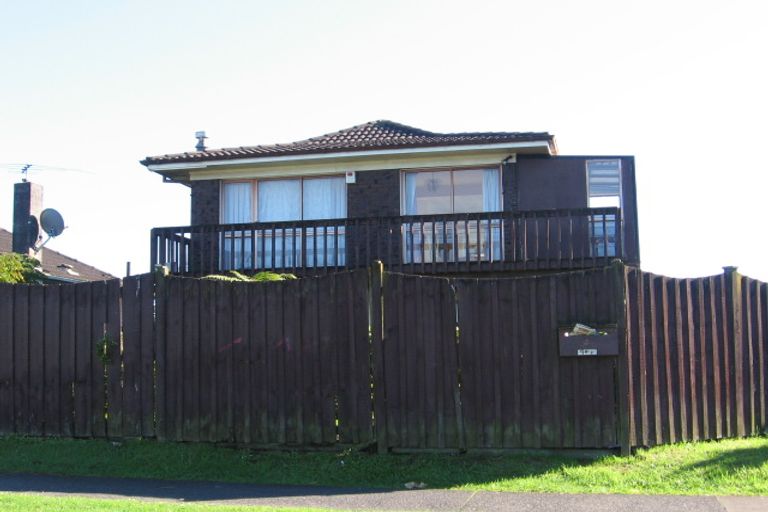 Photo of property in 4 Roberts Road, Te Atatu South, Auckland, 0610