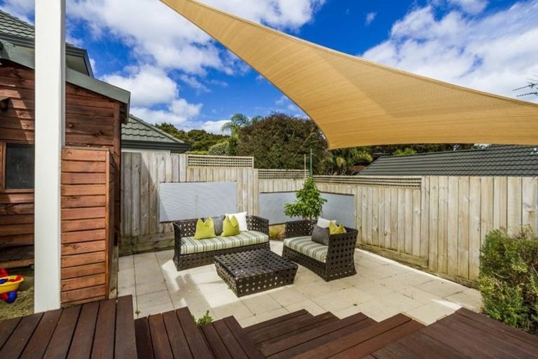 Photo of property in 1/112 Seaview Road, Glenfield, Auckland, 0629