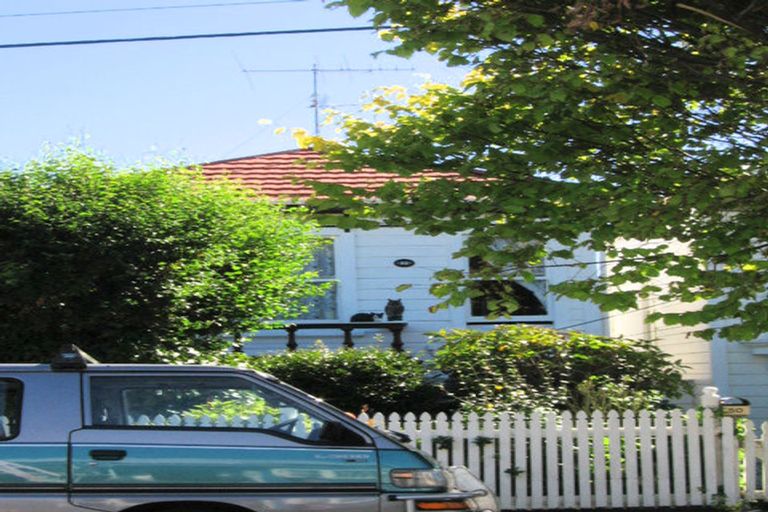 Photo of property in 52 Coromandel Street, Newtown, Wellington, 6021