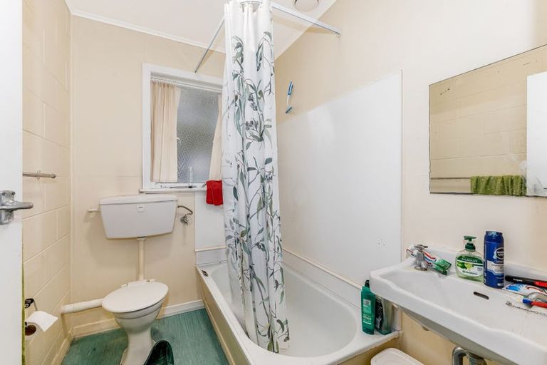 Photo of property in 138a Reynolds Street, Taita, Lower Hutt, 5011