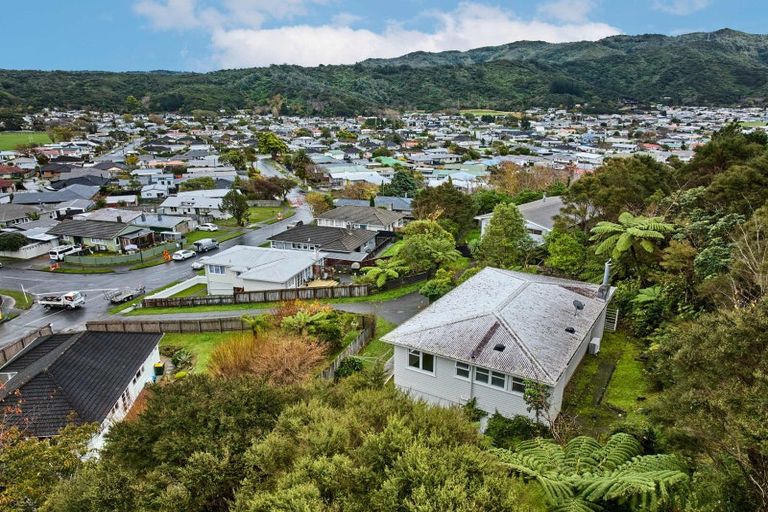 Photo of property in 27 Pencarrow Crescent, Wainuiomata, Lower Hutt, 5014