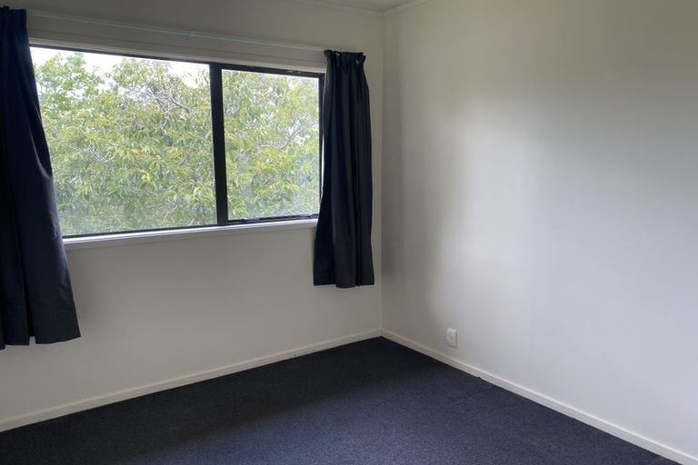 Photo of property in 18 Malmo Place, Massey, Auckland, 0614