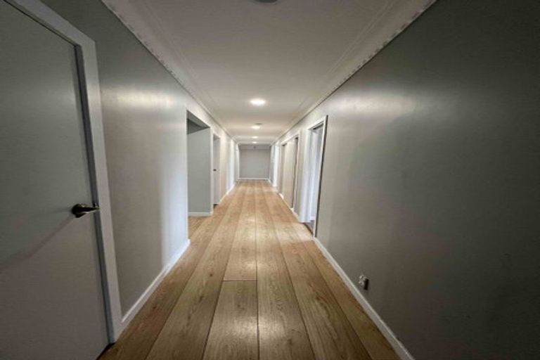 Photo of property in 1 Mirrabooka Avenue, Botany Downs, Auckland, 2010