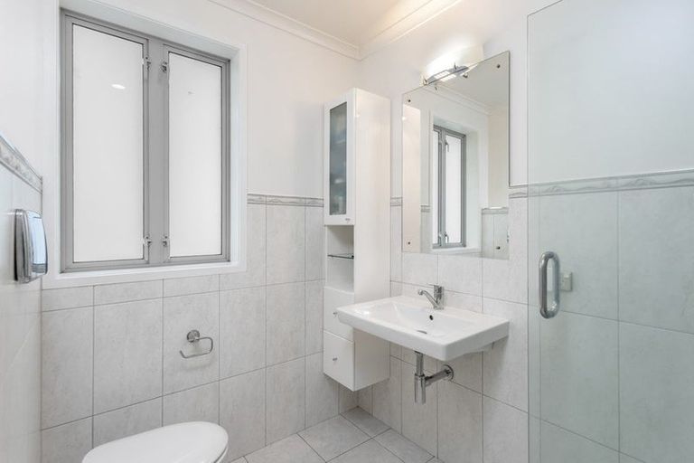 Photo of property in 88 Grovenor Drive, Orewa, 0931