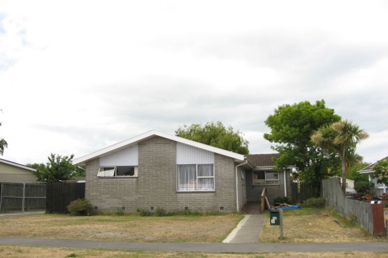 Photo of property in 15 Medina Crescent, Parklands, Christchurch, 8083