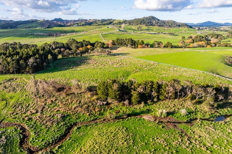 Photo of property in 197 Ford Road, Whakapirau, 0583
