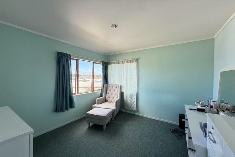 Photo of property in 9n View Road, Glenfield, Auckland, 0627